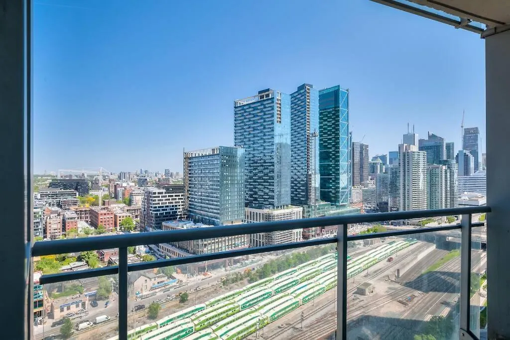 Trendy Downtown Getaway By The Water Apartment Toronto